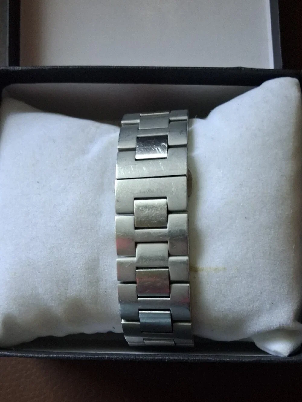 Movado men wristwatch